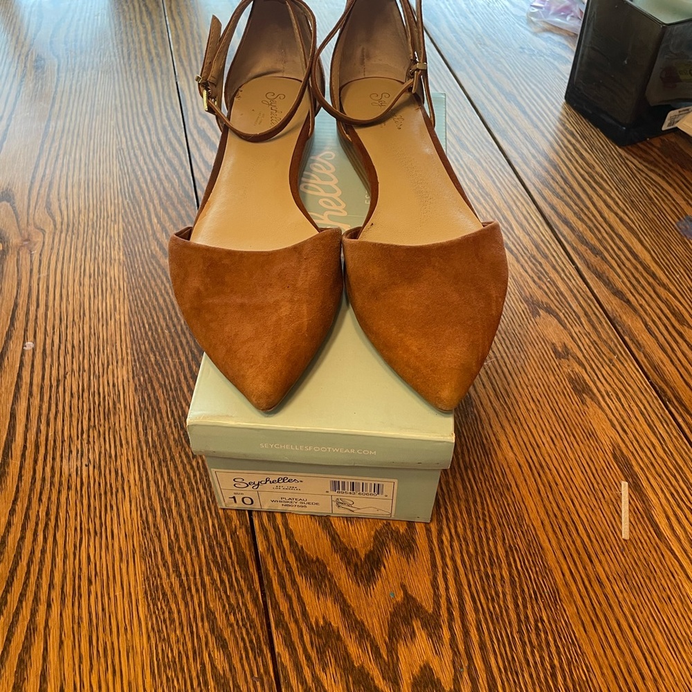 Seychelles Women's Tan Suede Flats